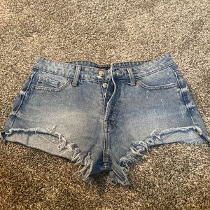 Mid ride size 28 shorts from vervet, only worn once
